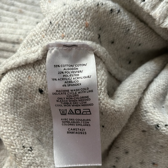 Women’s petite Loft sweater - Picture 6 of 6